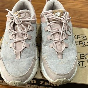 Nike - Women size 6